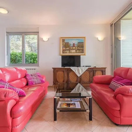 Two-bedroom In Appartement Kožino